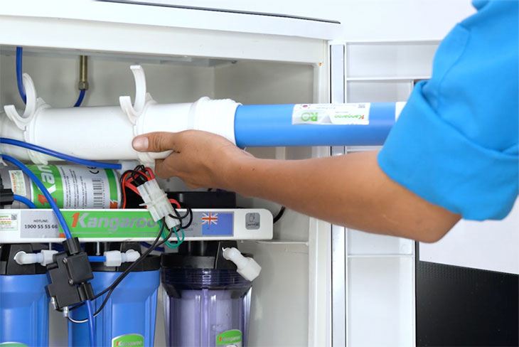 MÁY LỌC NƯỚC BỊ RỈ NƯỚC RA BÊN NGOÀI – NGUYÊN NHÂN VÀ CÁCH KHẮC PHỤC