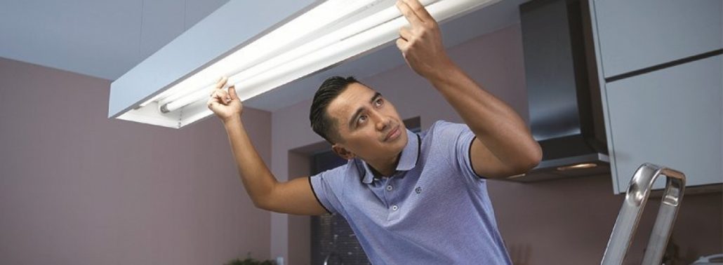 HƯỚNG DẪN CÁCH THAY BÓNG ĐÈN HUỲNH QUANG ĐƠN GIẢN