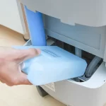ĐẶC ĐIỂM CỦA ĐÁ KHÔ TRÊN QUẠT ĐIỀU HÒA LÀ GÌ? SỬ DỤNG NHƯ THẾ NÀO CHO HIỆU QUẢ?