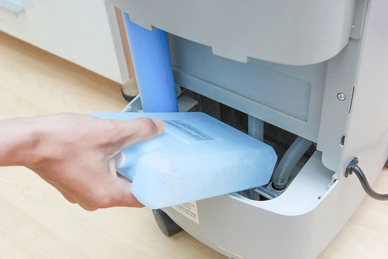 ĐẶC ĐIỂM CỦA ĐÁ KHÔ TRÊN QUẠT ĐIỀU HÒA LÀ GÌ? SỬ DỤNG NHƯ THẾ NÀO CHO HIỆU QUẢ?
